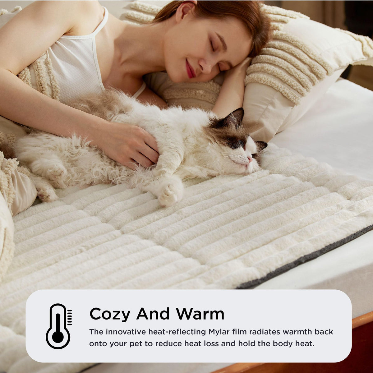CareHaven self-warming pet mat for dogs and cats, cozy fleece bed with thermal insulation, ideal for keeping pets warm and comfortable.