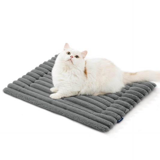 CareHaven self-warming pet mat for dogs and cats, cozy fleece bed with plush surface and thermal heating feature for comfort.