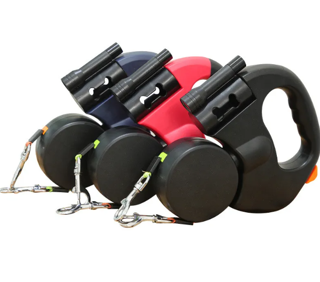 Auto double dog leash from Petcartsupply.store showing a black and red leash with two clips for walking two dogs simultaneously